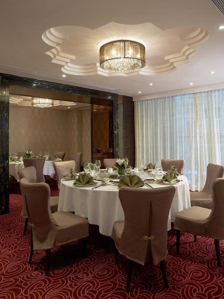 Dorsett Kwun Tong, Hong Kong Hotel Exterior photo